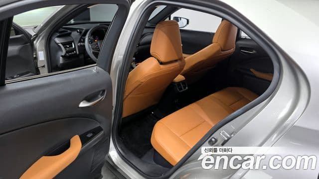 Lexus UX250h 2019 — Şəkil 11/20