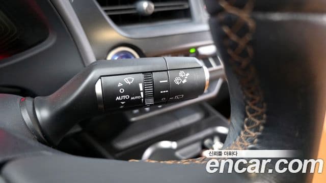 Lexus UX250h 2019 — Şəkil 16/20