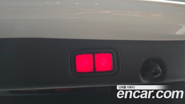 Mercedes-Benz E-Class 2021 — ფოტო 20/20