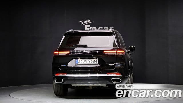 Jeep Grand Cherokee 2023 — ფოტო 4/20
