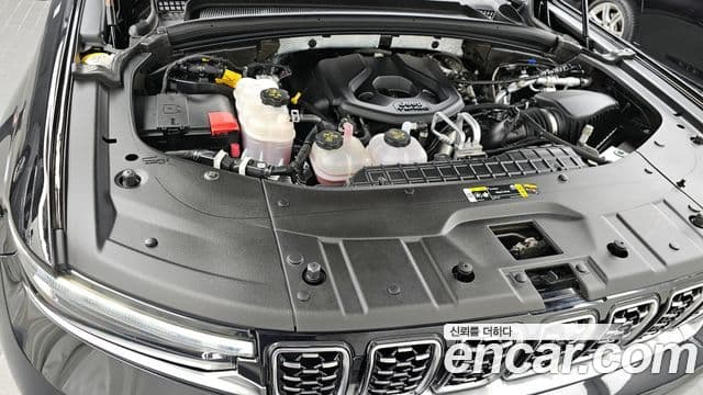 Jeep Grand Cherokee 2023 — ფოტო 6/20