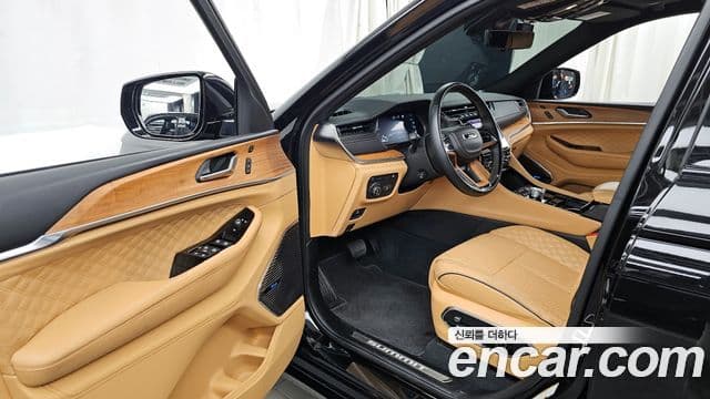 Jeep Grand Cherokee 2023 — ფოტო 10/20