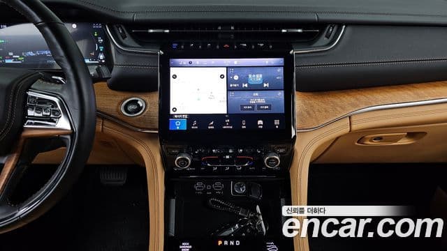 Jeep Grand Cherokee 2023 — ფოტო 14/20
