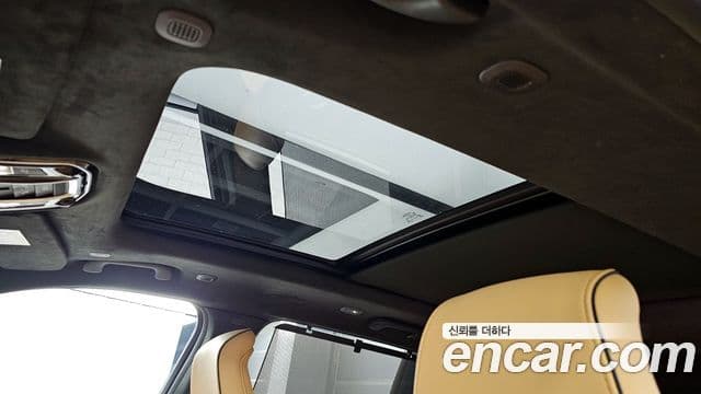 Jeep Grand Cherokee 2023 — ფოტო 19/20
