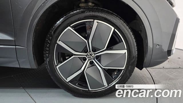 Volkswagen Touareg 2024 — ფოტო 5/20