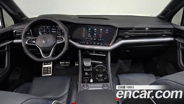 Volkswagen Touareg 2024 — ფოტო 7/20