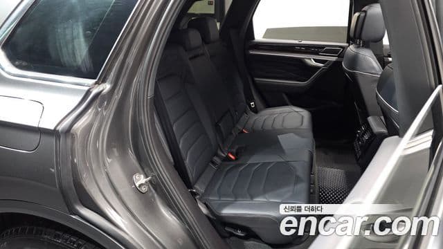 Volkswagen Touareg 2024 — ფოტო 12/20