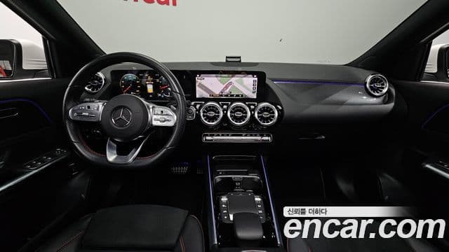Mercedes-Benz GLA-Class 2022 — Şəkil 7/20