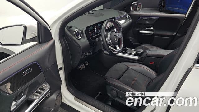 Mercedes-Benz GLA-Class 2022 — Şəkil 11/20