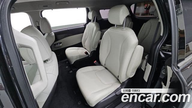 Kia Carnival 2020 — Фото 12/20