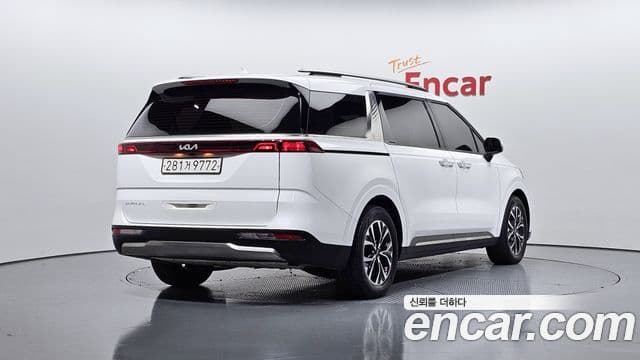 Kia Carnival 2022 — ფოტო 2/20