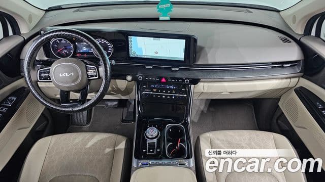Kia Carnival 2022 — ფოტო 7/20