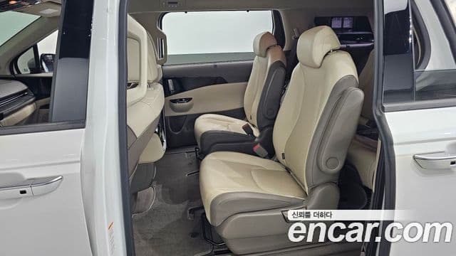 Kia Carnival 2022 — ფოტო 12/20