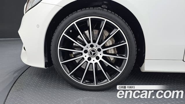 Mercedes-Benz E-Class 2019 — ფოტო 5/20