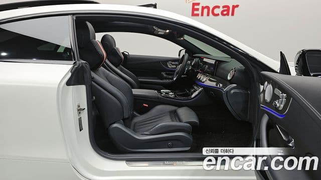 Mercedes-Benz E-Class 2019 — ფოტო 11/20