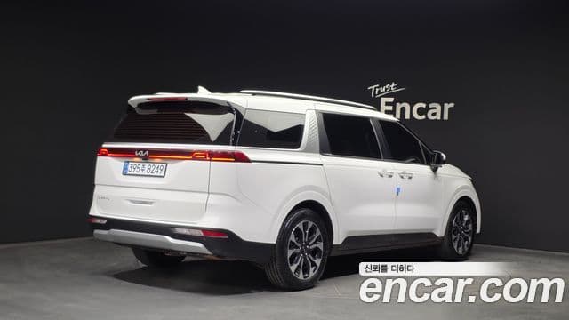 Kia Carnival 2022 — ფოტო 2/20