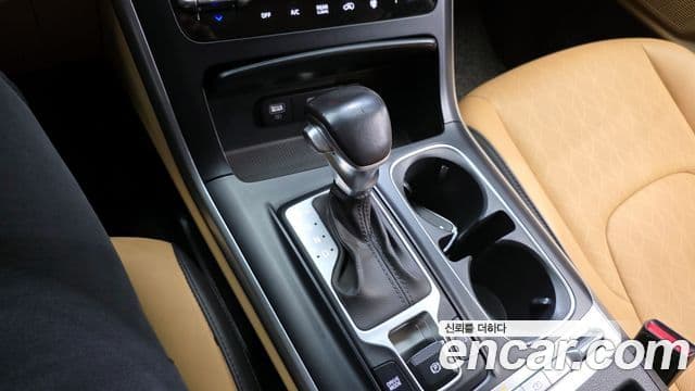 Kia Carnival 2022 — ფოტო 9/20