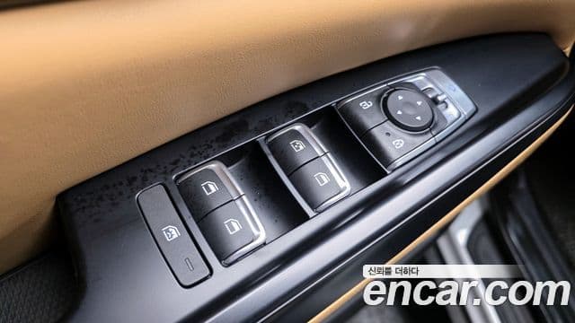Kia Carnival 2022 — ფოტო 14/20