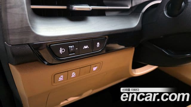 Kia Carnival 2022 — ფოტო 15/20
