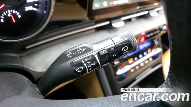 Kia Carnival 2022 — ფოტო 16/20