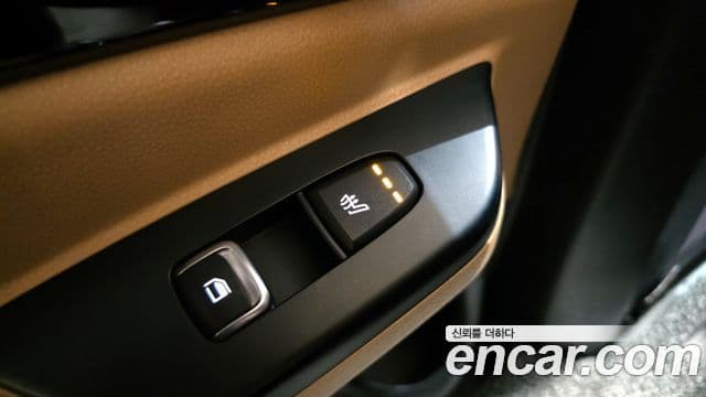 Kia Carnival 2022 — ფოტო 20/20