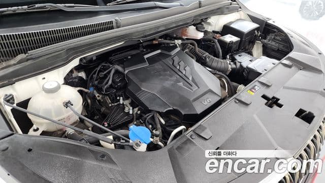 Kia Carnival 2021 — ფოტო 6/20