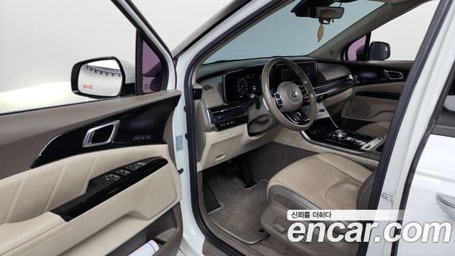 Kia Carnival 2021 — ფოტო 10/20