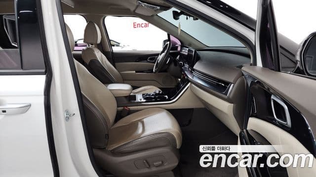 Kia Carnival 2021 — ფოტო 11/20