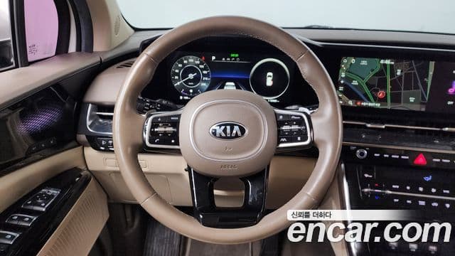 Kia Carnival 2021 — ფოტო 13/20