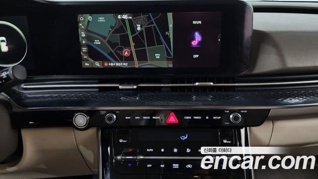 Kia Carnival 2021 — ფოტო 14/20