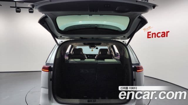 Kia Carnival 2021 — ფოტო 20/20