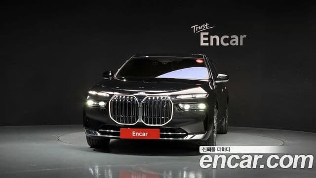 BMW i7 2022 — Şəkil 18/20