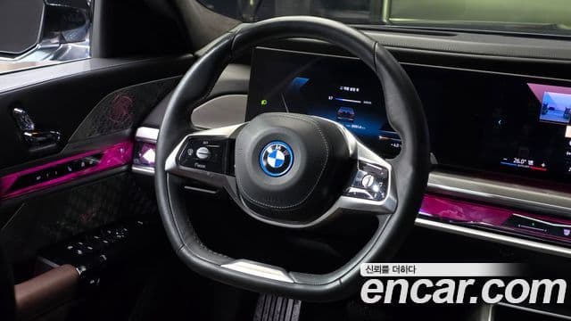 BMW i7 2022 — Şəkil 17/20