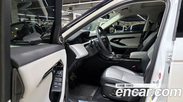 Land Rover Range Rover Evoque 2025 — ფოტო 7/18