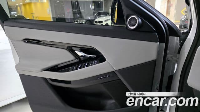 Land Rover Range Rover Evoque 2025 — ფოტო 16/18