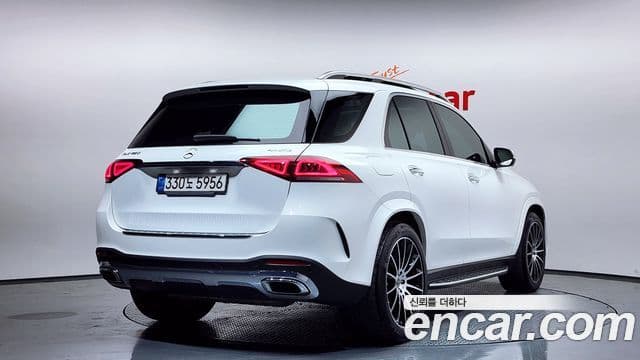 Mercedes-Benz GLE-Class 2021 — ფოტო 2/20