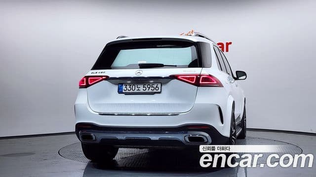 Mercedes-Benz GLE-Class 2021 — ფოტო 4/20