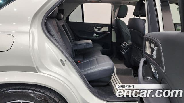 Mercedes-Benz GLE-Class 2021 — ფოტო 12/20