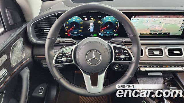 Mercedes-Benz GLE-Class 2021 — ფოტო 13/20