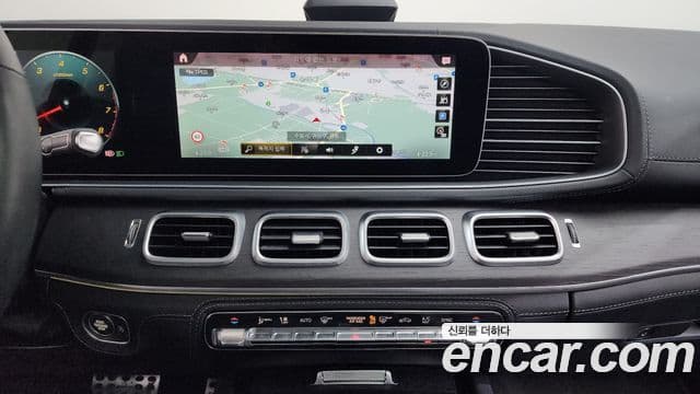 Mercedes-Benz GLE-Class 2021 — ფოტო 15/20