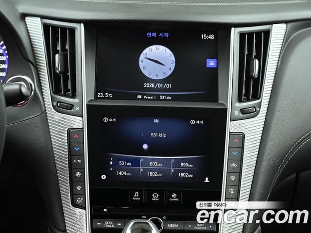 Infiniti Q60 2018 — Photo 9/20