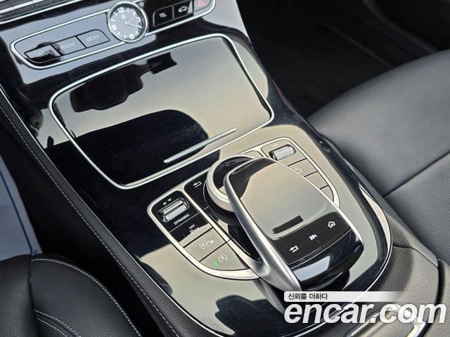 Mercedes-Benz E-Class 2018 — Photo 2/20