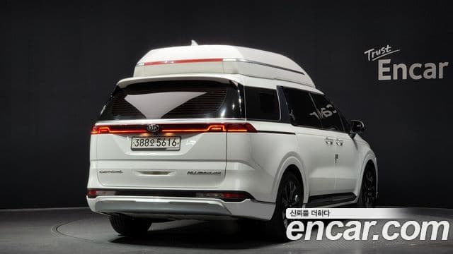 Kia Carnival 2021 — Фото 1/20