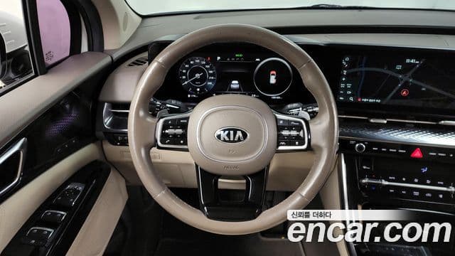 Kia Carnival 2021 — Фото 13/20