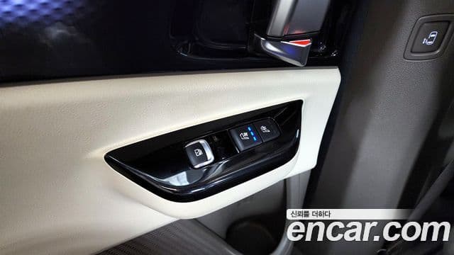 Kia Carnival 2021 — Фото 19/20