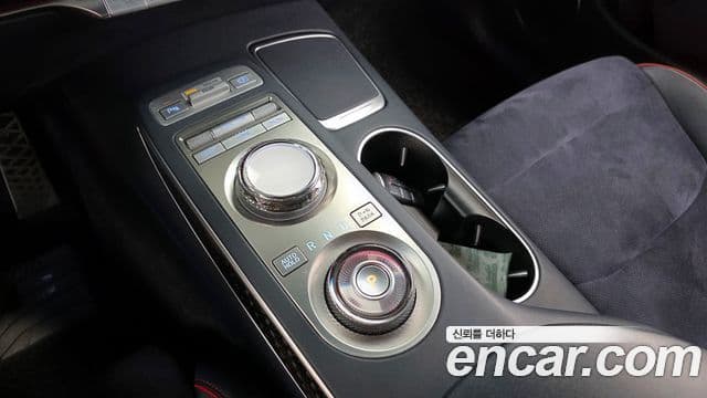 Genesis GV70 2022 — ფოტო 9/20