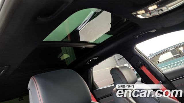 Genesis GV70 2022 — ფოტო 17/20