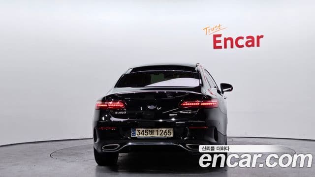Mercedes-Benz E-Class 2020 — ფოტო 4/20