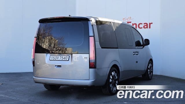 Hyundai Staria 2023 — Şəkil 2/20