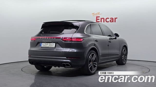 Porsche Cayenne 2021 — Фото 2/20